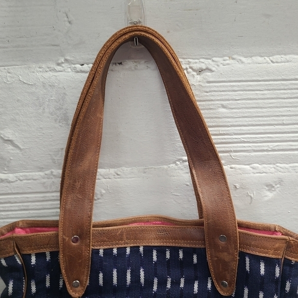 Kakaw Designs Navy & Brown Shoulder Tote - Picture 3 of 12